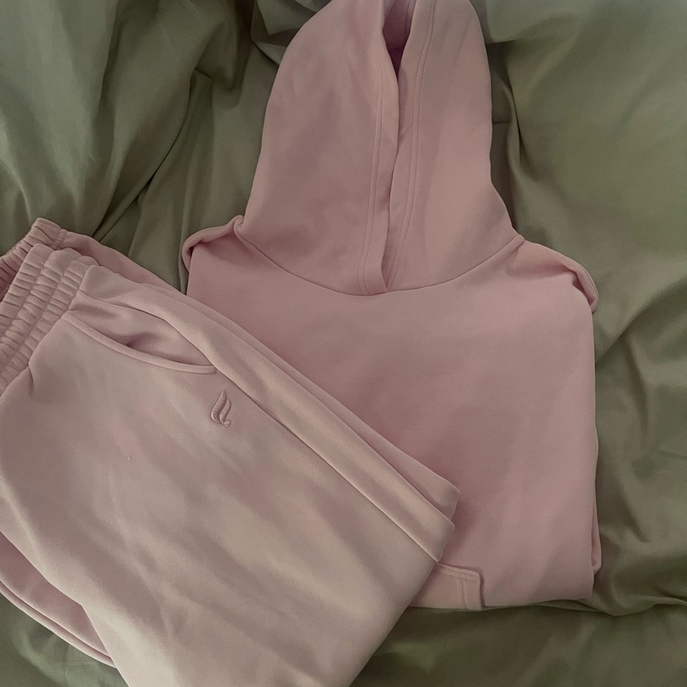 Fabletics Pink Women's Hoodie and Sweatpants Set